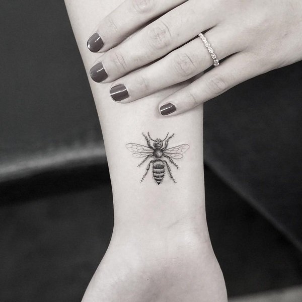 tatuaggio ape 298