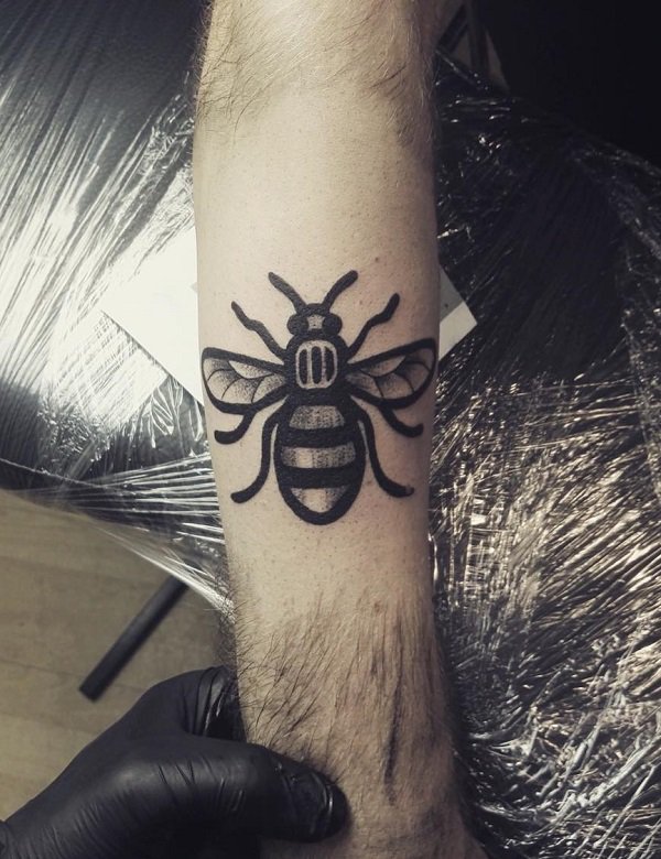 tatuaggio ape 662