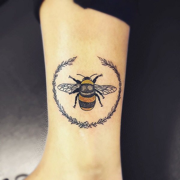 tatuaggio ape 818
