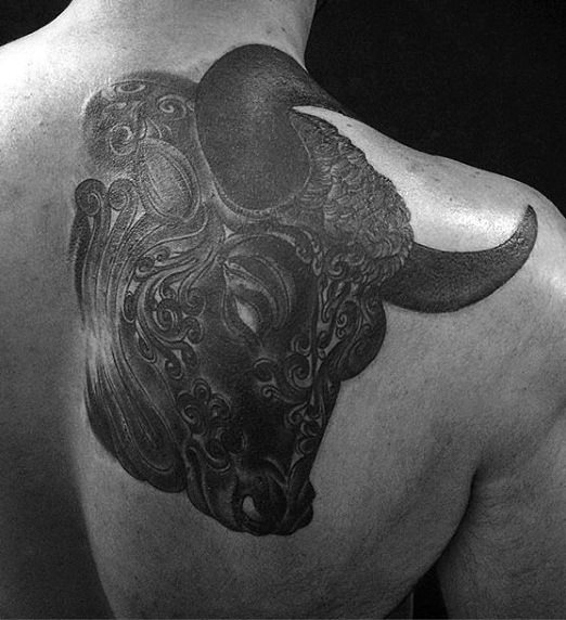 tatuaggio toro 103