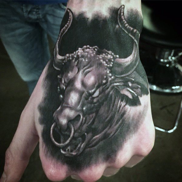 tatuaggio toro 194
