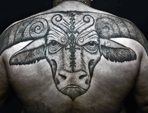 tatuaggio toro 64