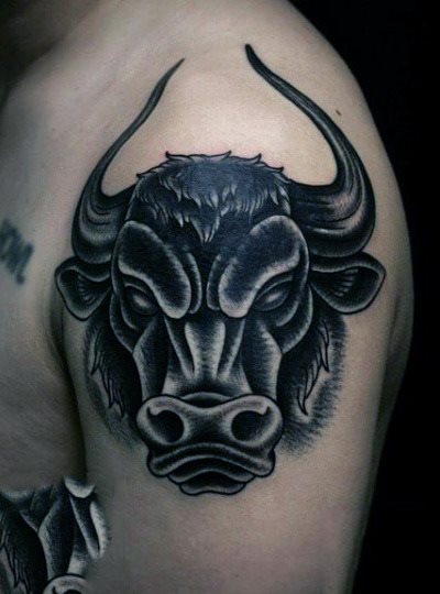 tatuaggio toro 675