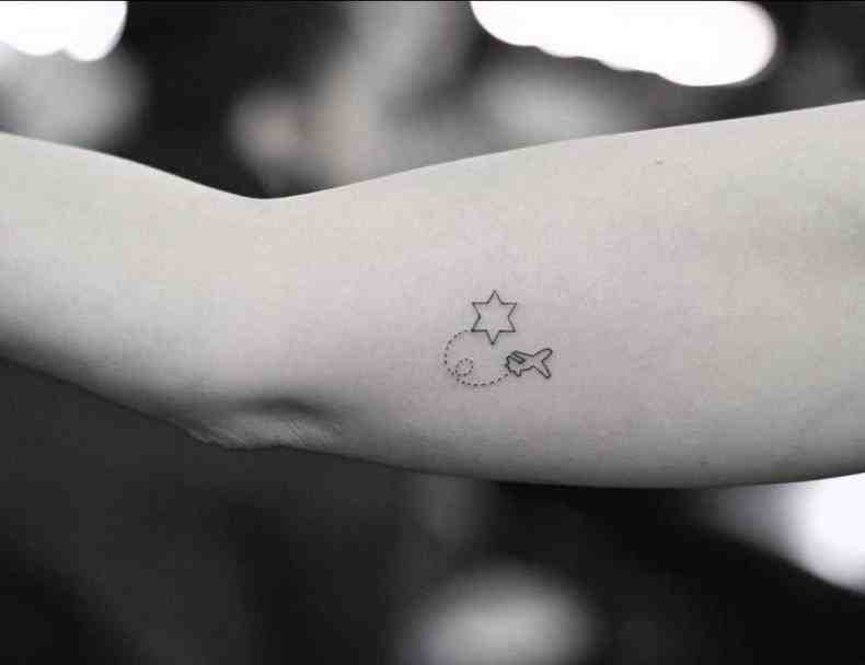 tatuaggio bicipite 1041