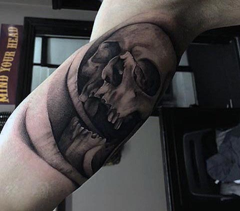tatuaggio bicipite 309