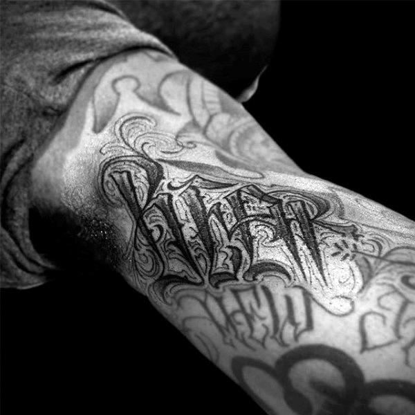 tatuaggio bicipite 757