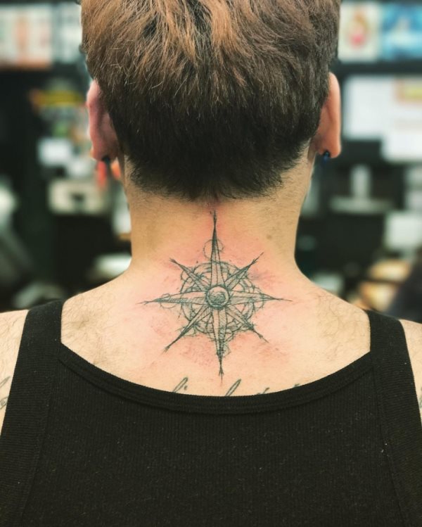 tatuaggio collo 181