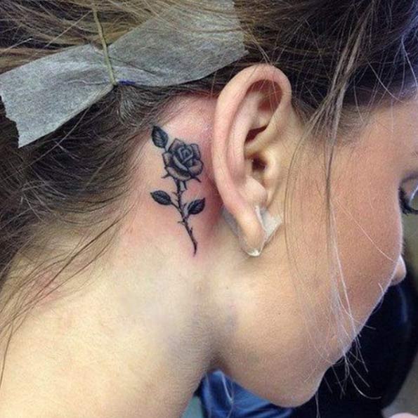 tatuaggio dietro orecchio 425