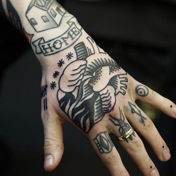 tatuaggio mano 905