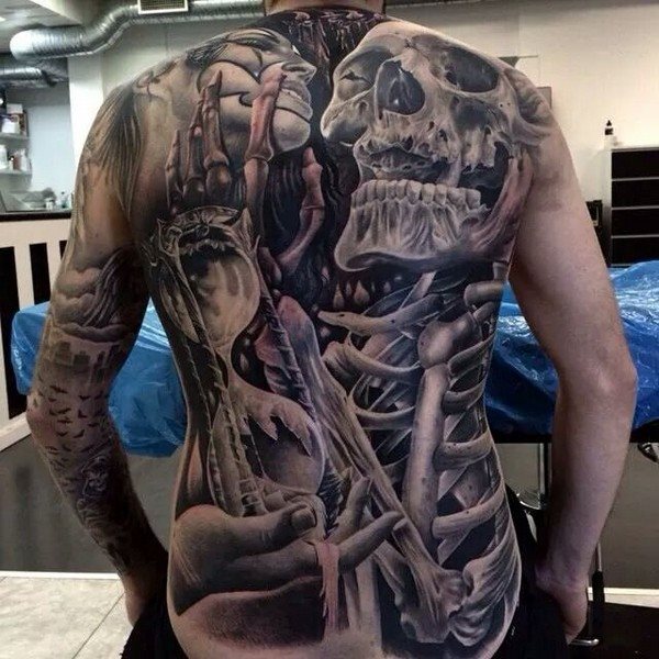 tatuaggio schiena 101