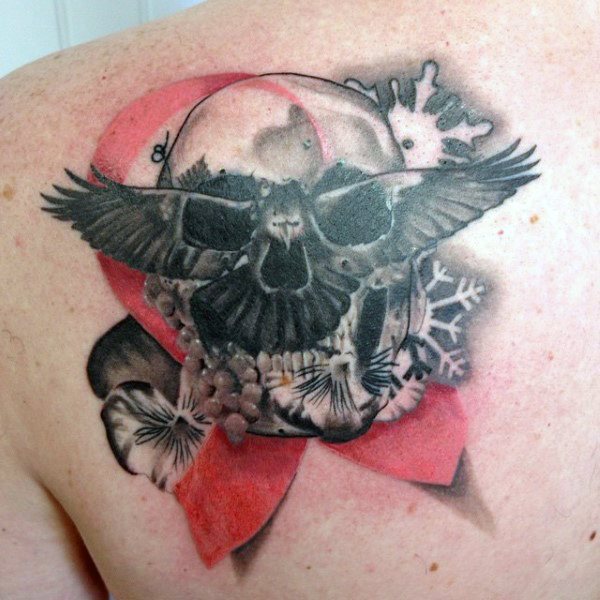 tatuaggio nastro contro cancro 45