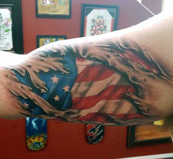 tatuaggio pelle strappata 37