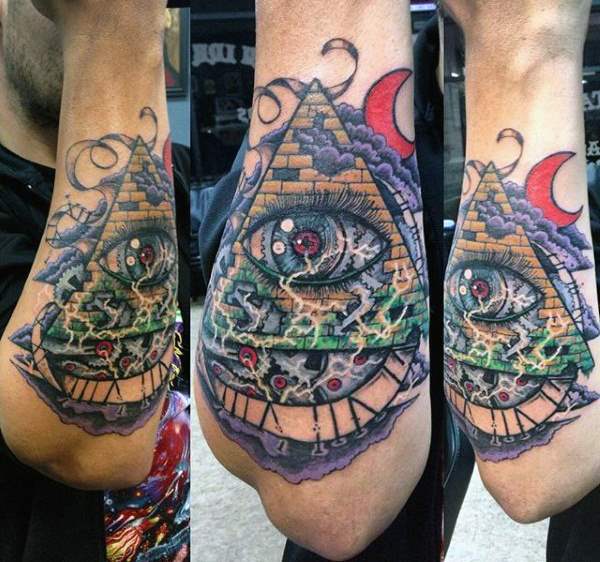 tatuaggio piramide egitto 47
