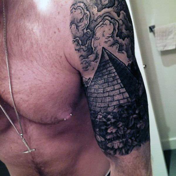 tatuaggio piramide egitto 80