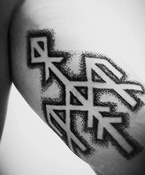tatuaggio rune 33