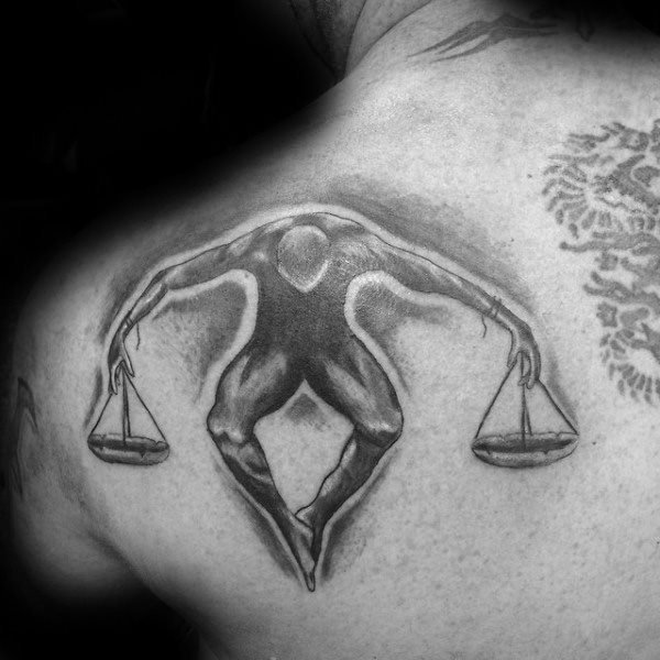 tatuaggio segno bilancia 60