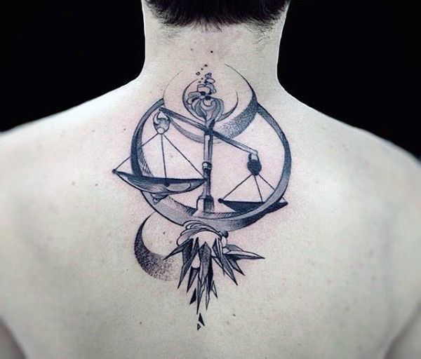 tatuaggio segno bilancia 81