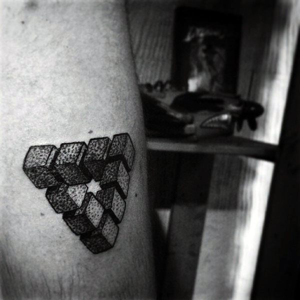 tatuaggio triangolo 01