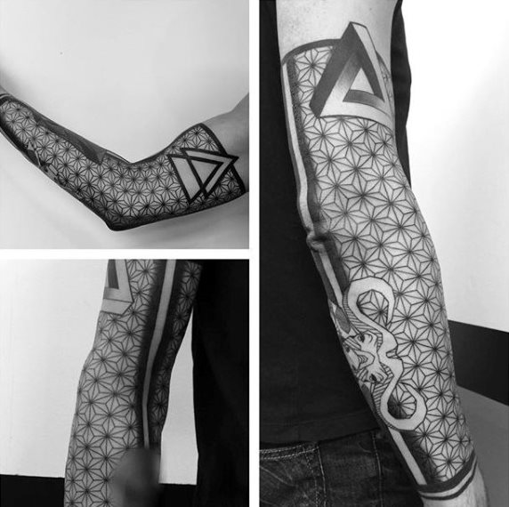 tatuaggio triangolo 217