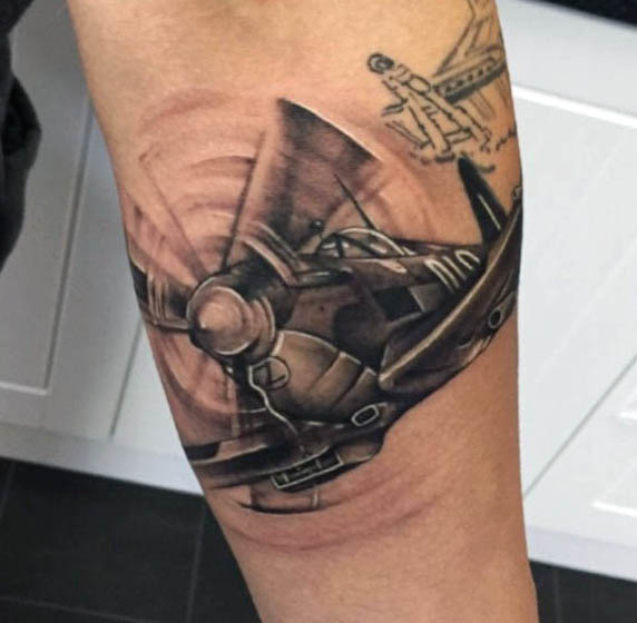 tatuaggio aereo 45