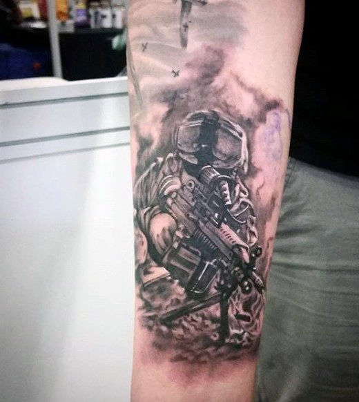 tatuaggio pistola 12