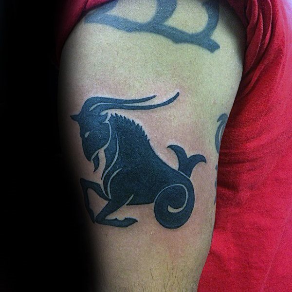 tatuaggio segno capricorno 102