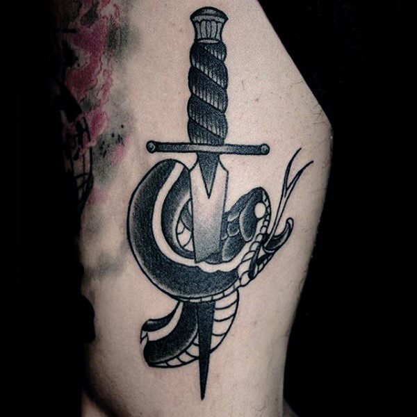 tatuaggio coltello 106
