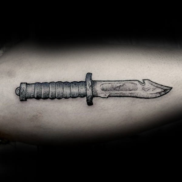 tatuaggio coltello 126