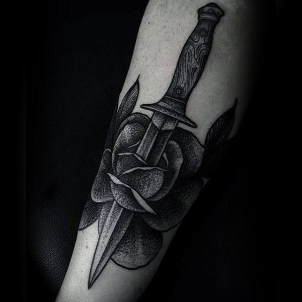 tatuaggio coltello 206
