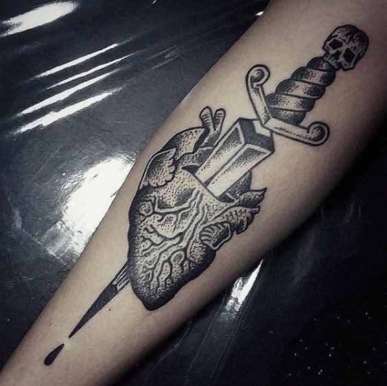 tatuaggio coltello 230