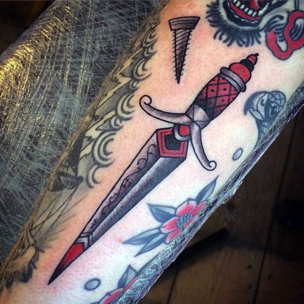 tatuaggio coltello 246