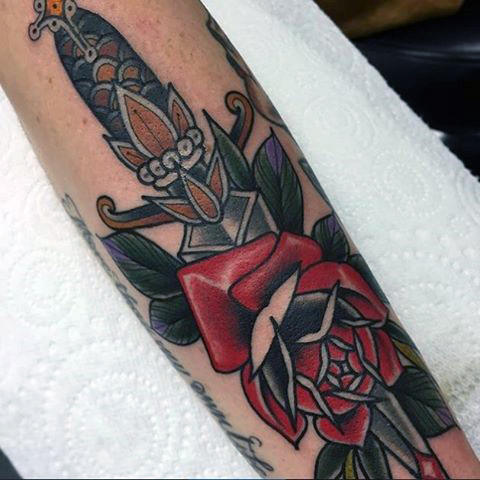 tatuaggio coltello 322