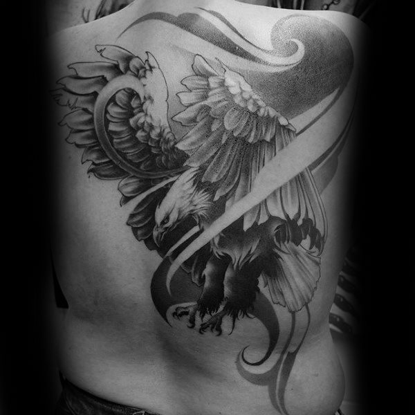 tatuaggio falco 18