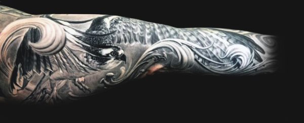 tatuaggio falco 194