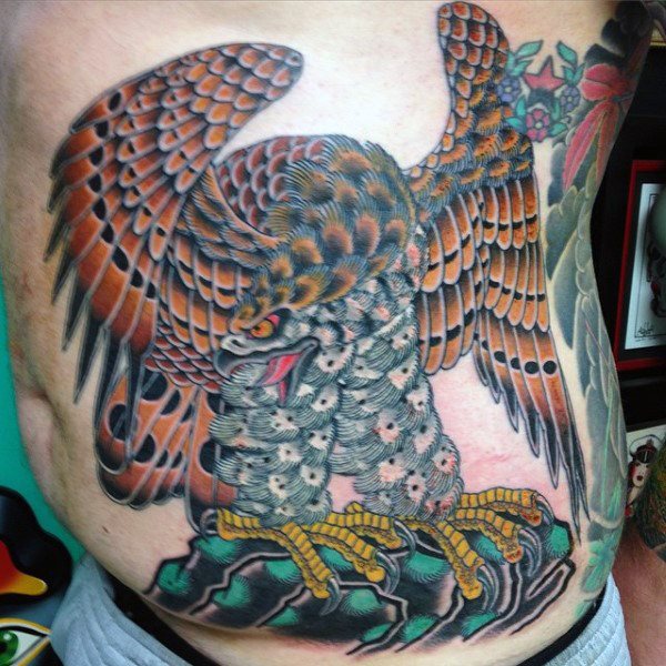 tatuaggio falco 222