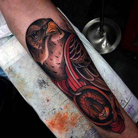 tatuaggio falco 30