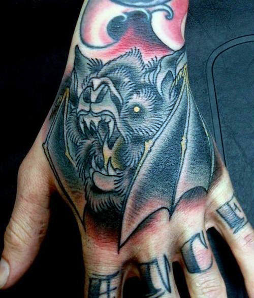tatuaggio pipistrello 110