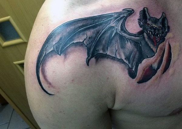 tatuaggio pipistrello 182
