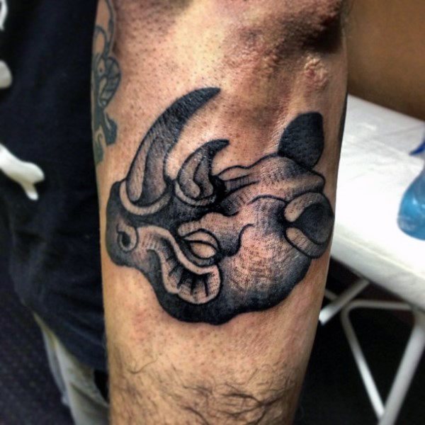 tatuaggio rinoceronte 107