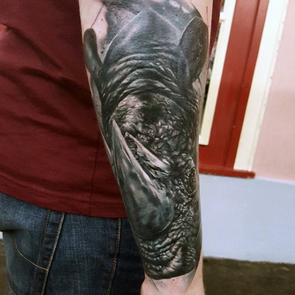 tatuaggio rinoceronte 131