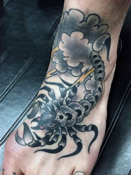 tatuaggio scorpione 218