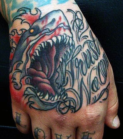 tatuaggio squalo 146