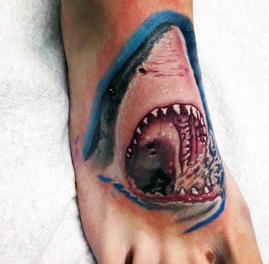 tatuaggio squalo 182