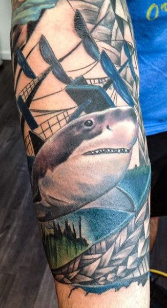 tatuaggio squalo 314