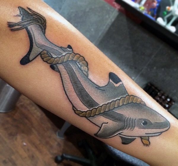 tatuaggio squalo 332