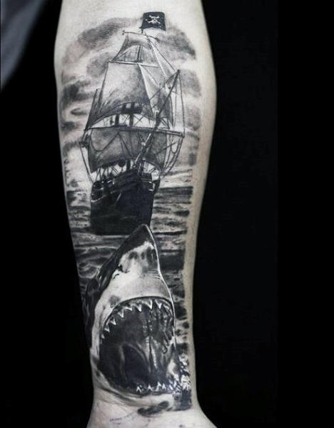 tatuaggio squalo 335