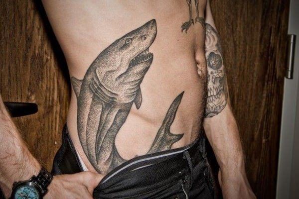 tatuaggio squalo 71