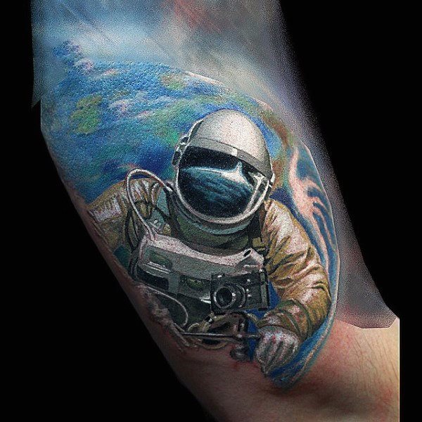 Tatuaggi con gli astronauti: 95 disegni astronomici