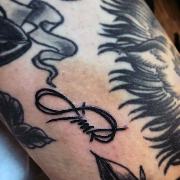 63 Tatuaggi con il filo spinato (con significato)