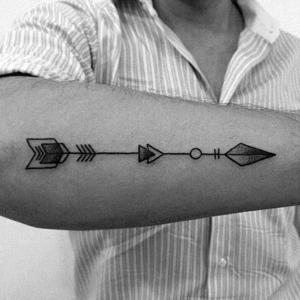 45 Tatuaggi con le frecce geometriche (con significato)